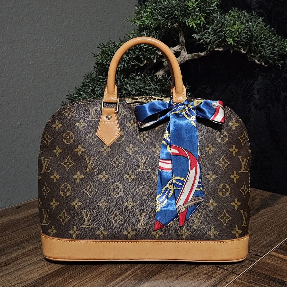 SOLD‼️Authentic Louis Vouitton Alma Canvas Monogram Very Good Condition